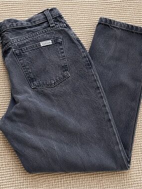 Arizona Jean Company Women's Straight Leg Jeans in Washed Black